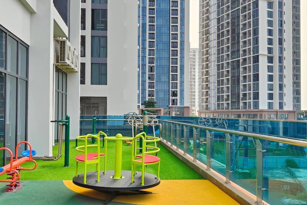 Modern & New 2br Apt In District 7 Căn hộ *