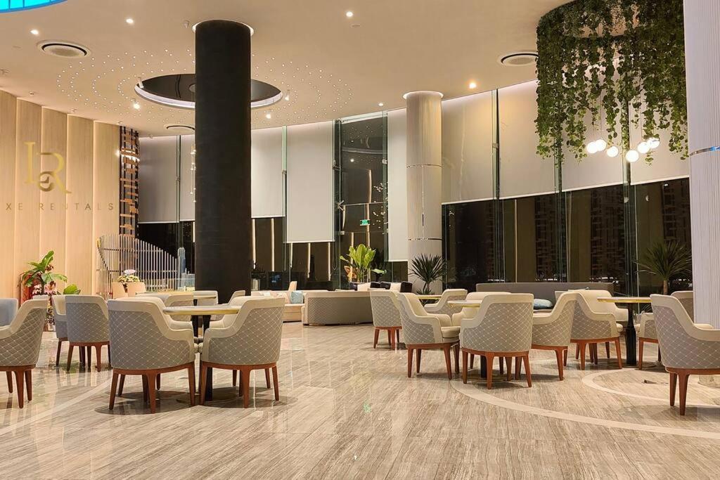Apartment Modern & New 2br Apt In District 7 *